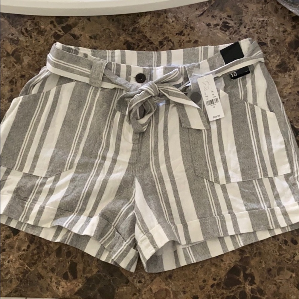 New York & Company Linen Shorts